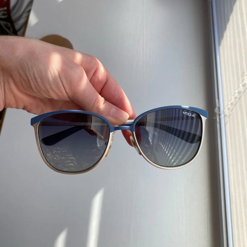 Vogue Sunglasses with Gradient Blue Lenses Metal Frames Sunglasses Sunnies